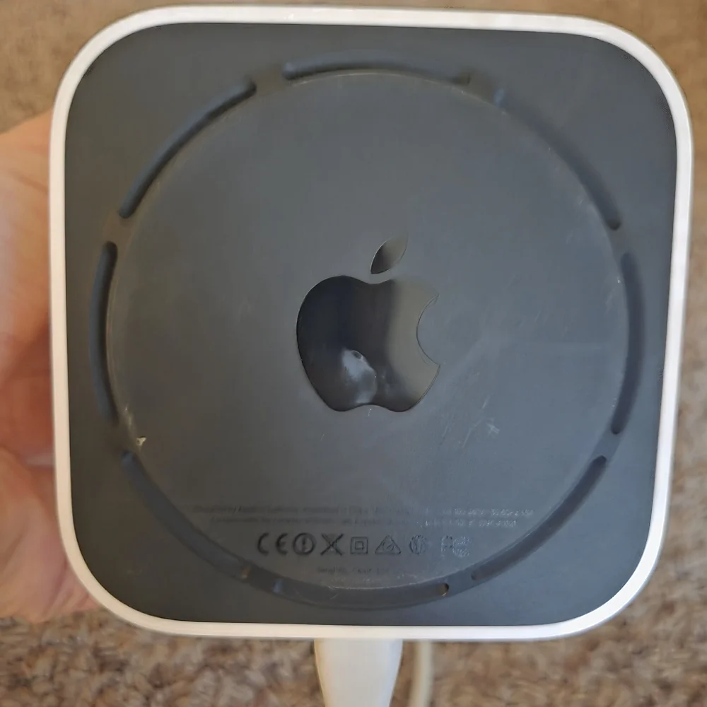 Apple Wi-Fi Router - Picture 4 of 5